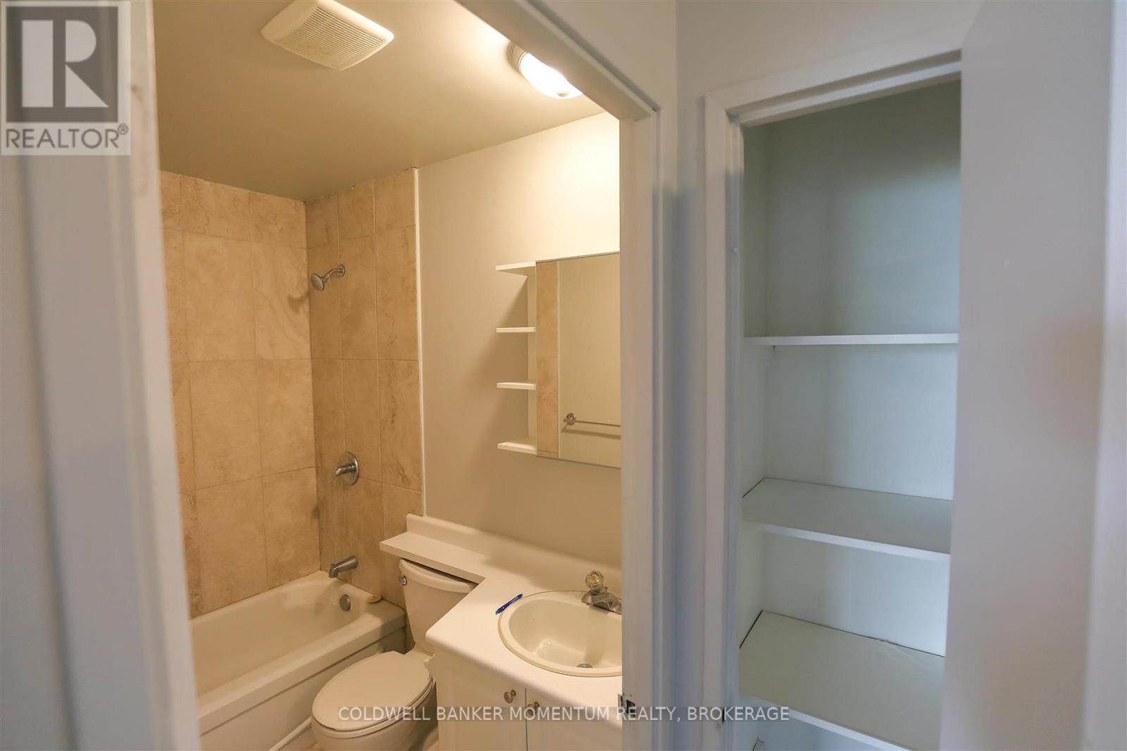 Photo 18 of 3352 Lake Shore Boulevard W, Toronto ON