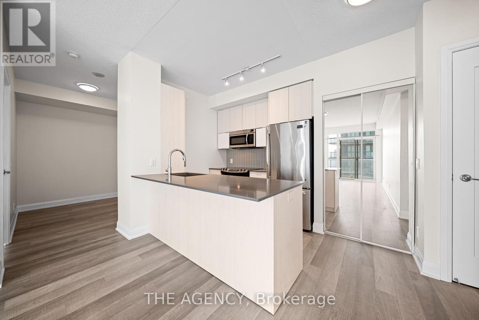 Photo 22 of 3309 56 Annie Craig Drive, Toronto ON