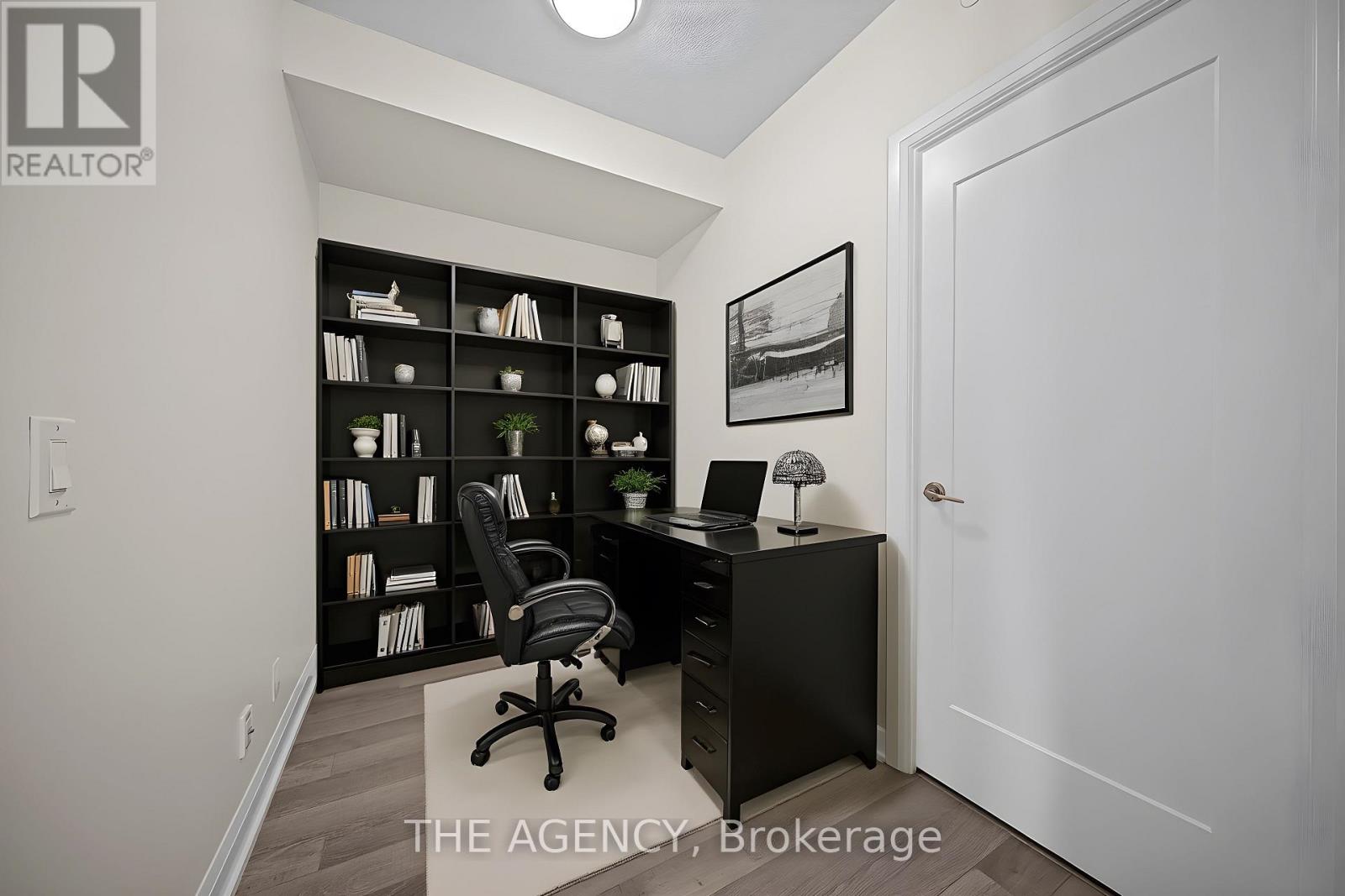 Photo 19 of 3309 56 Annie Craig Drive, Toronto ON