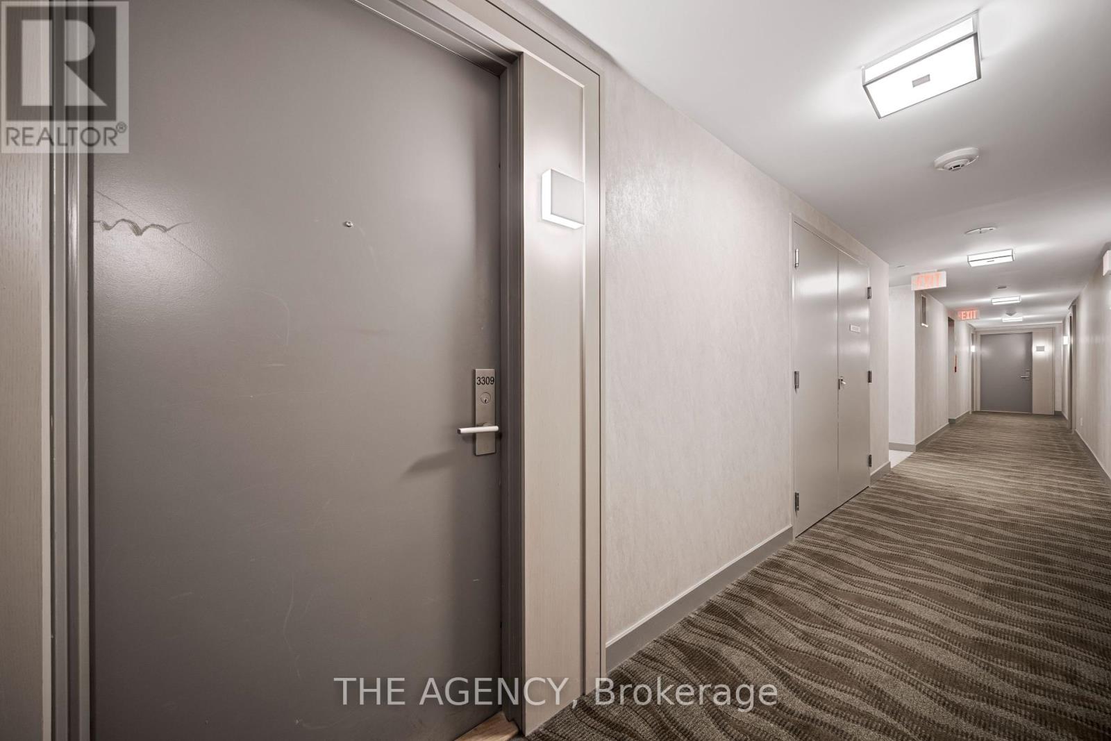 Photo 3 of 3309 56 Annie Craig Drive, Toronto ON