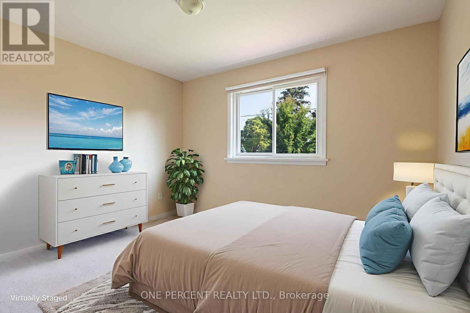 Photo 9 of 696 Peele Boulevard, Burlington ON