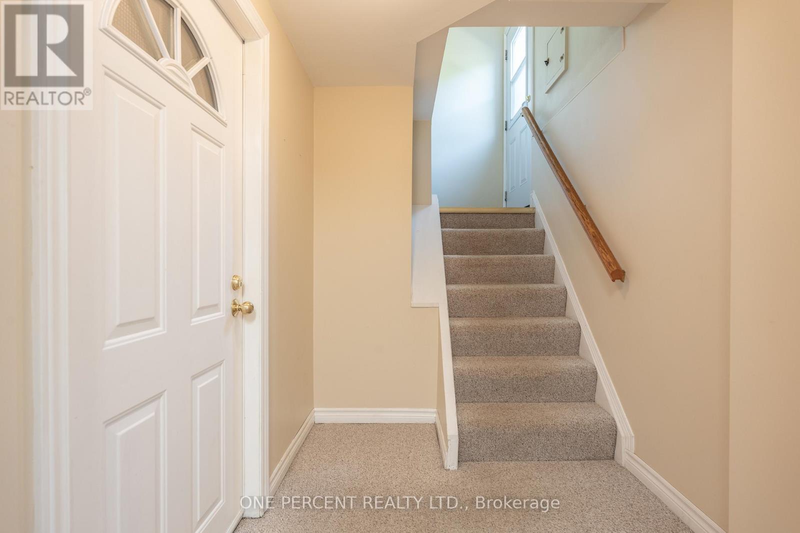 Photo 19 of 696 Peele Boulevard, Burlington ON