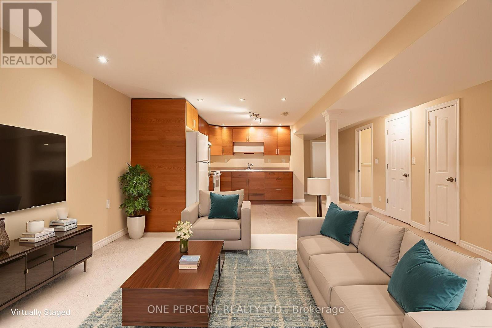 Photo 10 of 696 Peele Boulevard, Burlington ON