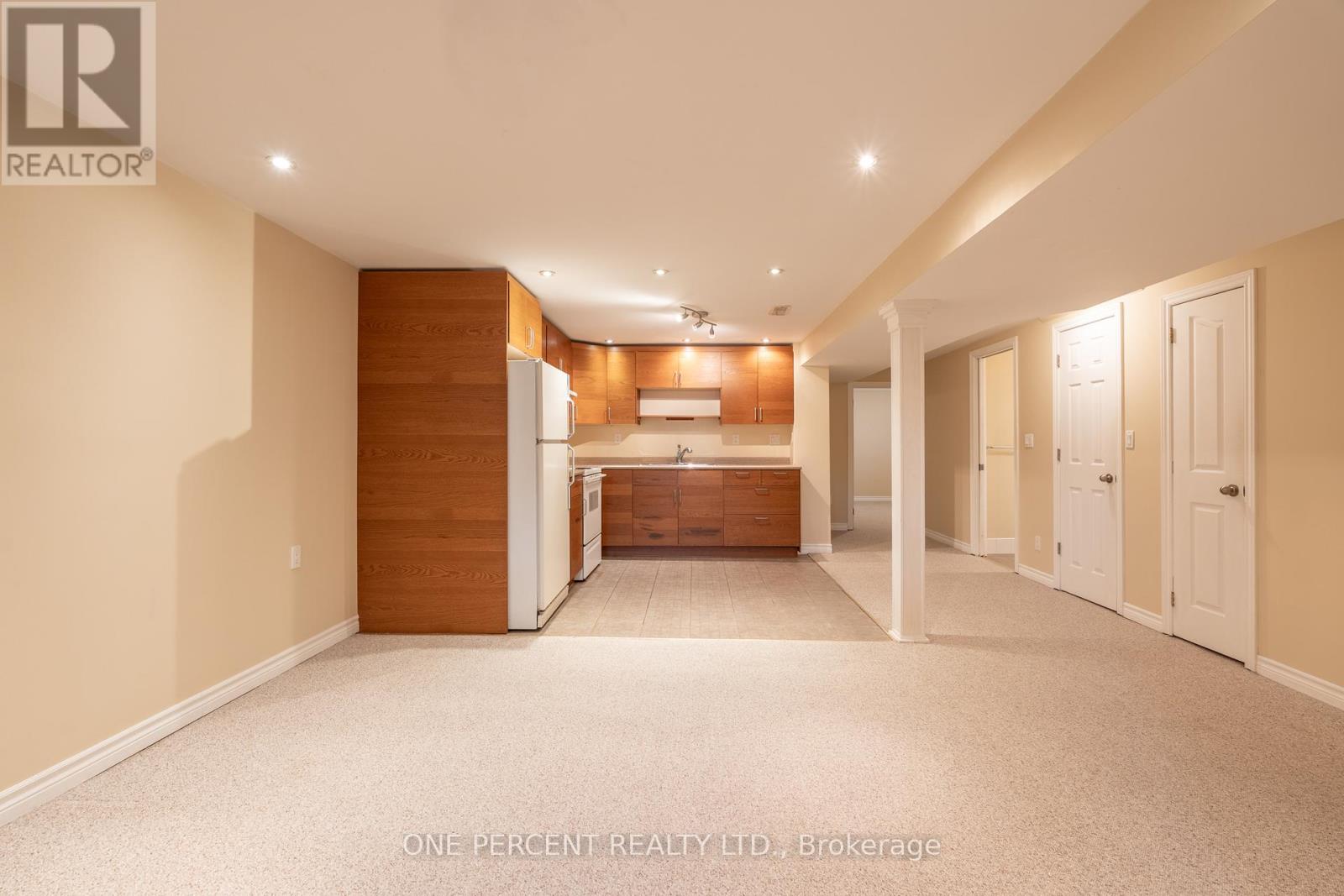 Photo 20 of 696 Peele Boulevard, Burlington ON