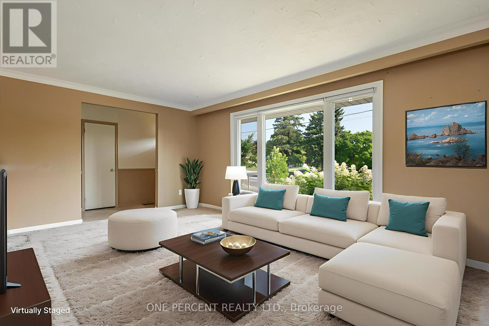 Photo 3 of 696 Peele Boulevard, Burlington ON