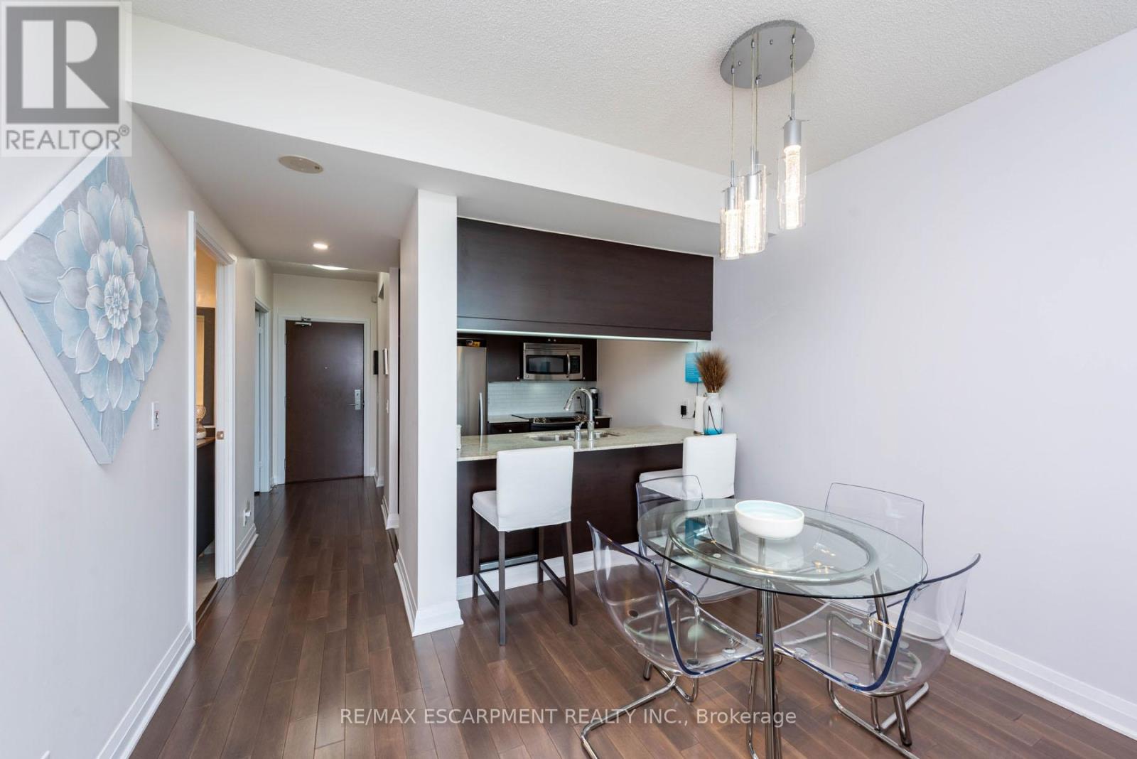 Photo 17 of 710 1055 Southdown Road, Mississauga ON