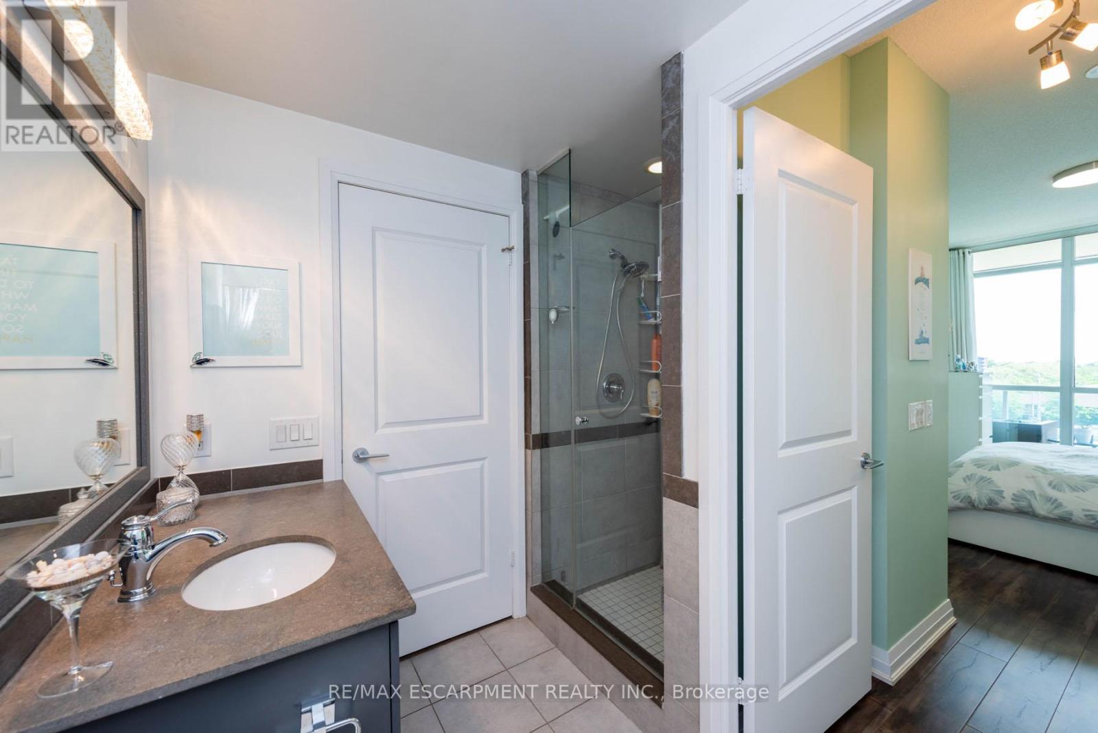 Photo 11 of 710 1055 Southdown Road, Mississauga ON