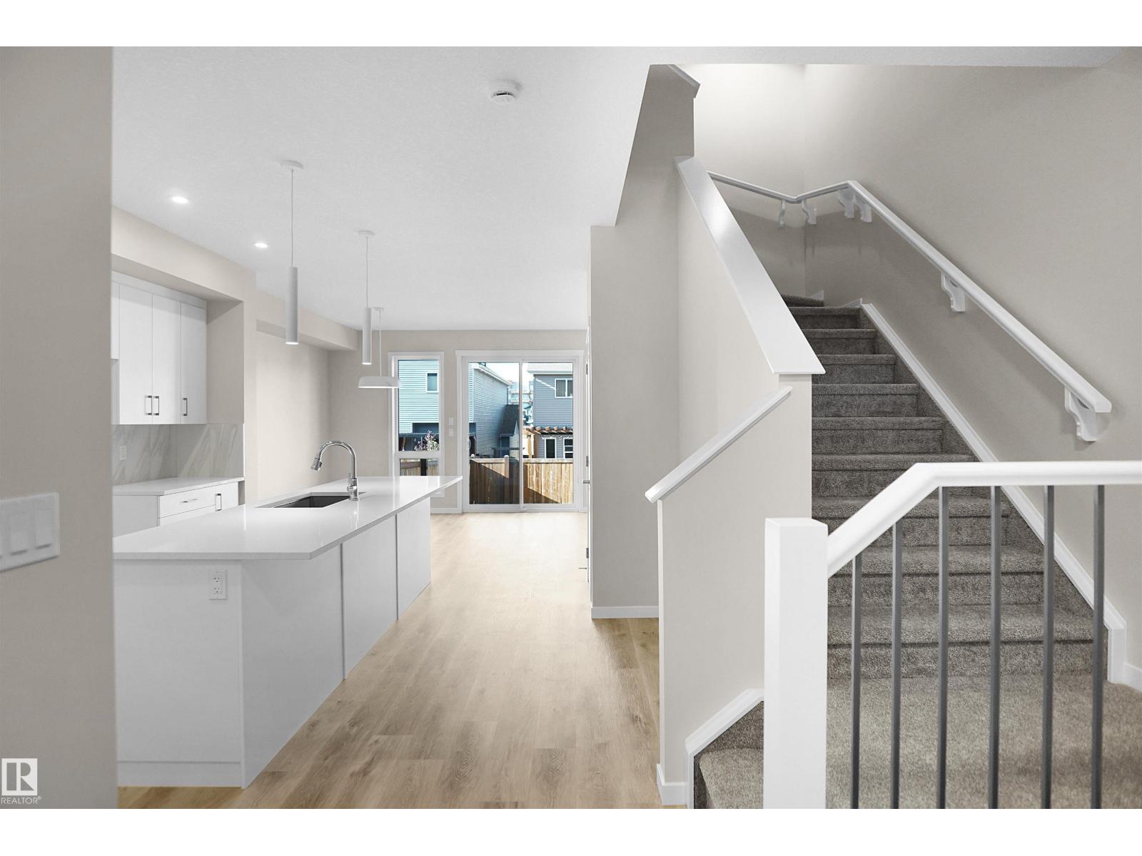 Photo 4 of 22926 95 A Av Nw, Edmonton AB