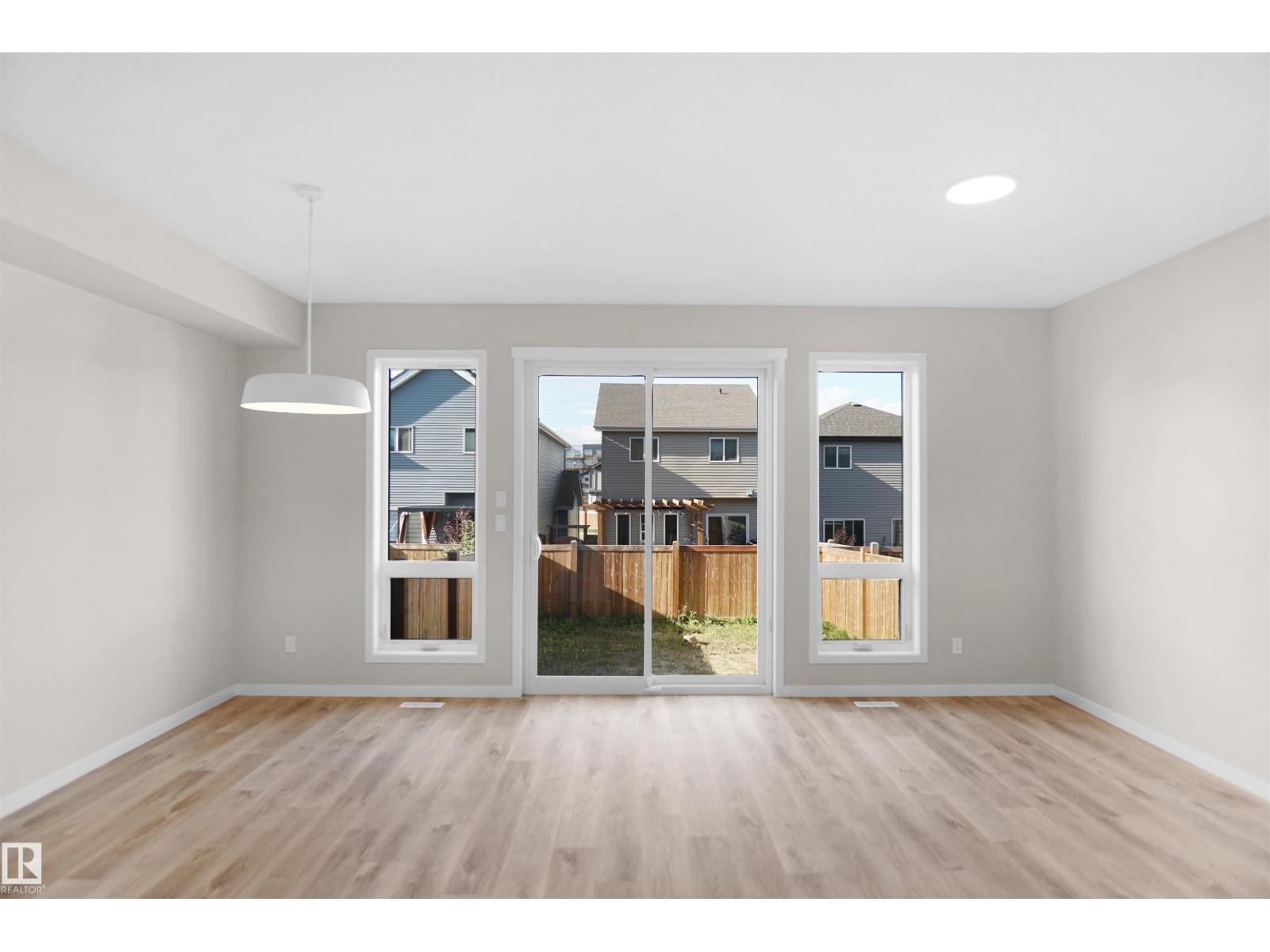 Photo 17 of 22926 95 A Av Nw, Edmonton AB