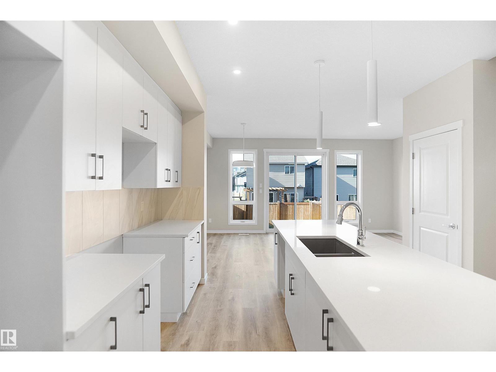Photo 32 of 22926 95 A Av Nw, Edmonton AB