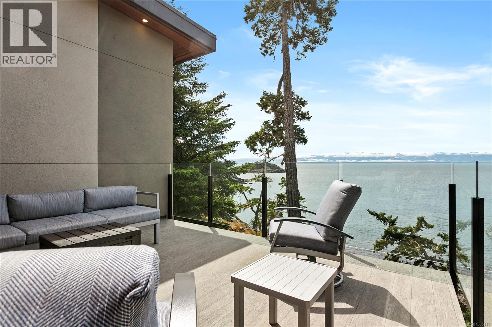 7510 Ocean Park Pl, Sooke