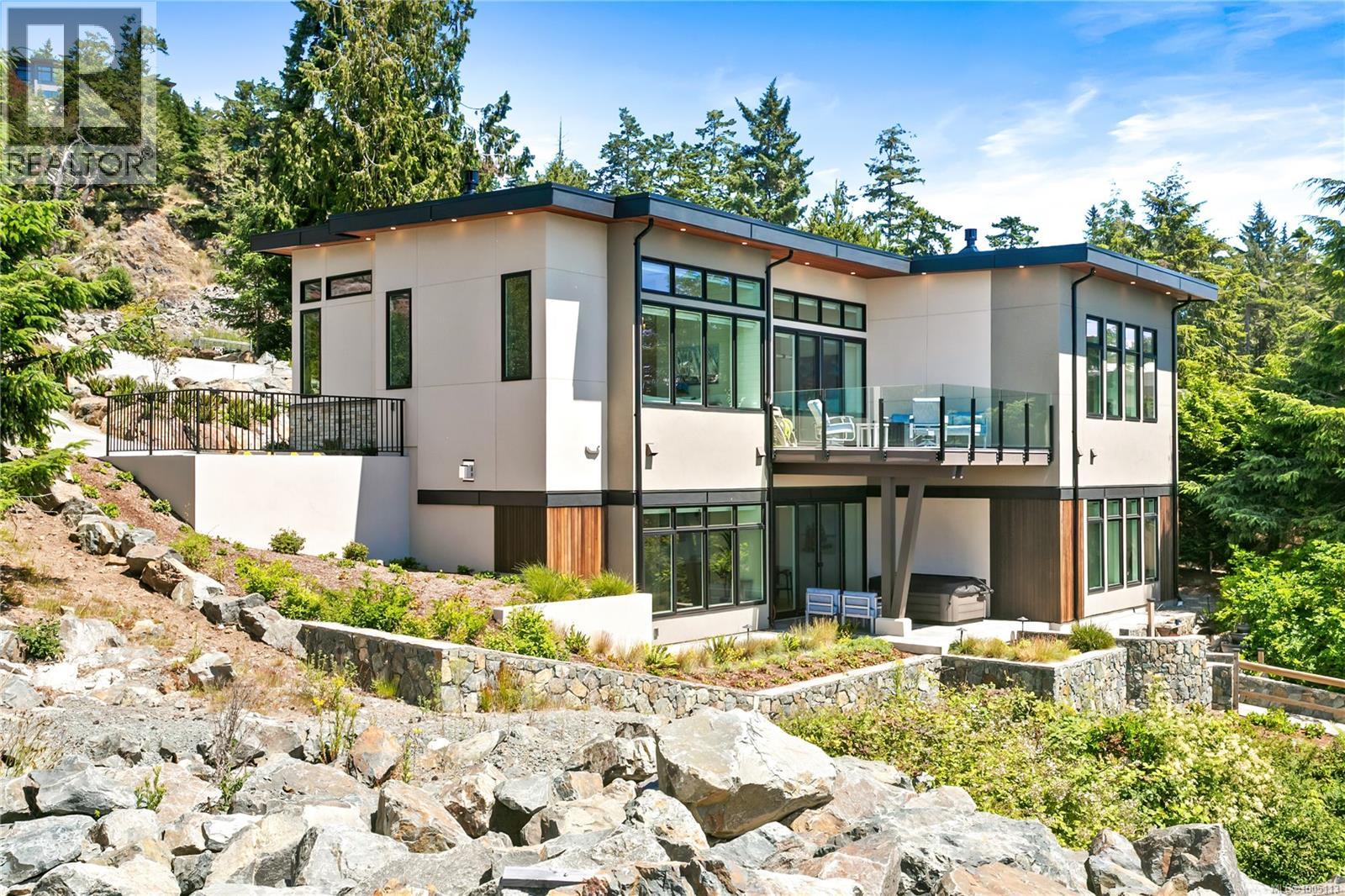 7510 Ocean Park Pl, Sooke