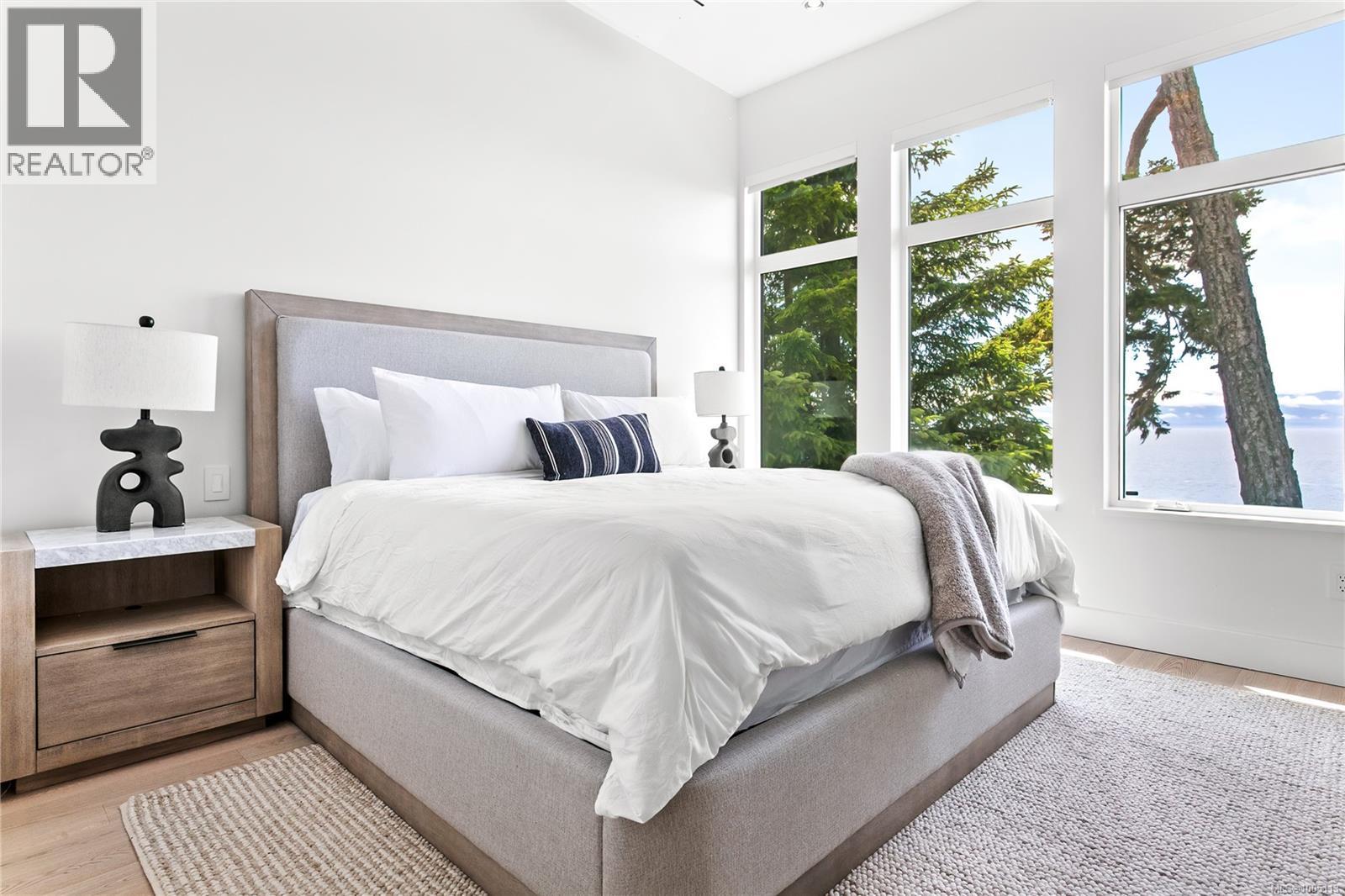 7510 Ocean Park Pl, Sooke