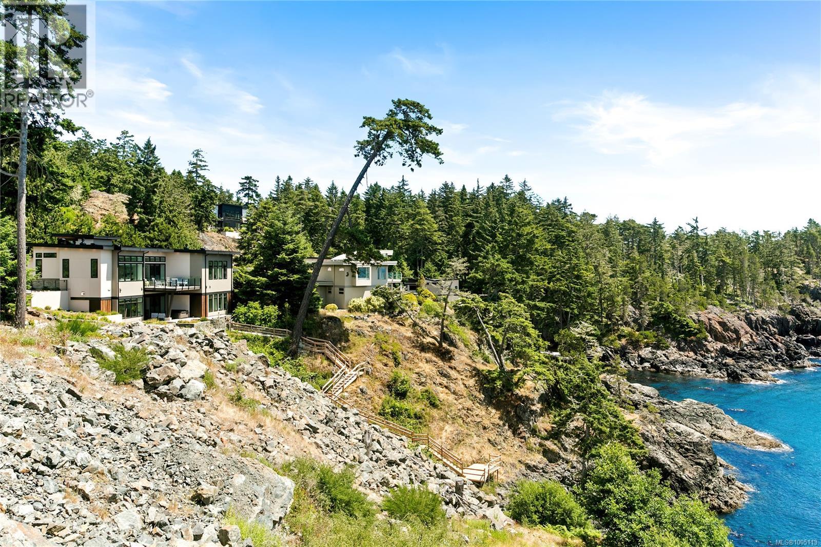 7510 Ocean Park Pl, Sooke