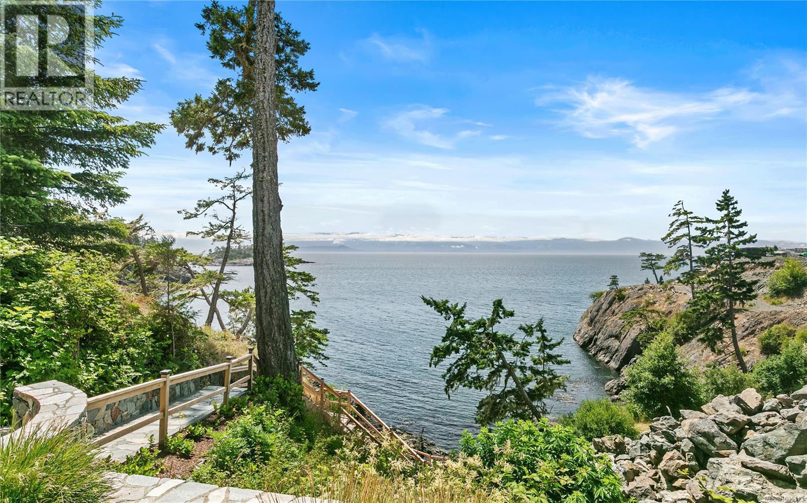 7510 Ocean Park Pl, Sooke