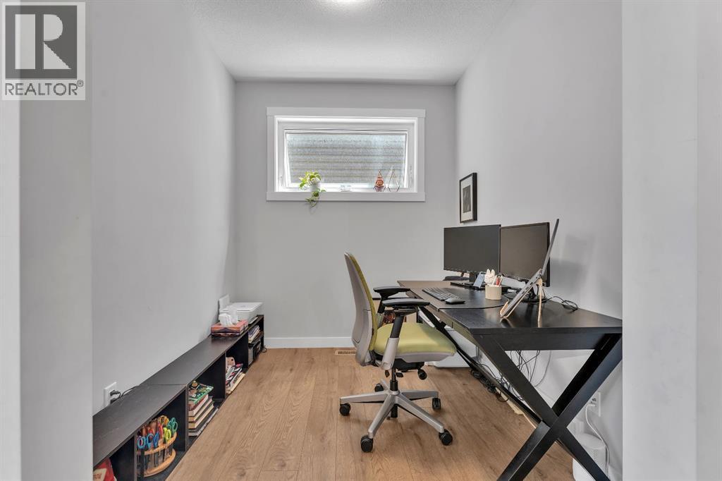 Photo 27 of 73 Calhoun Crescent Ne, Calgary AB