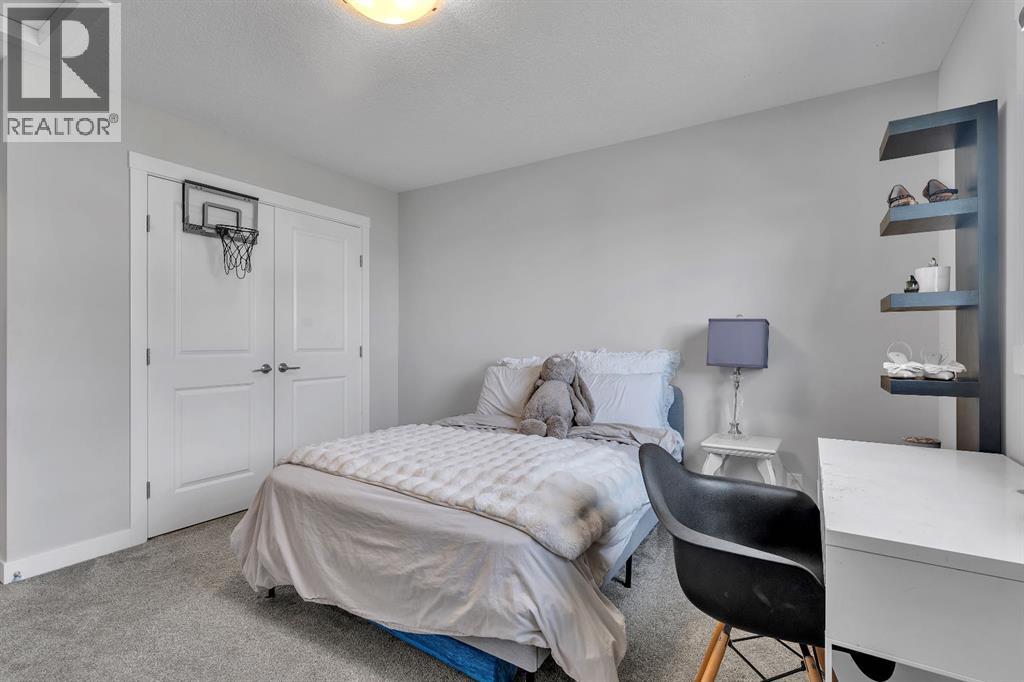 Photo 11 of 73 Calhoun Crescent Ne, Calgary AB