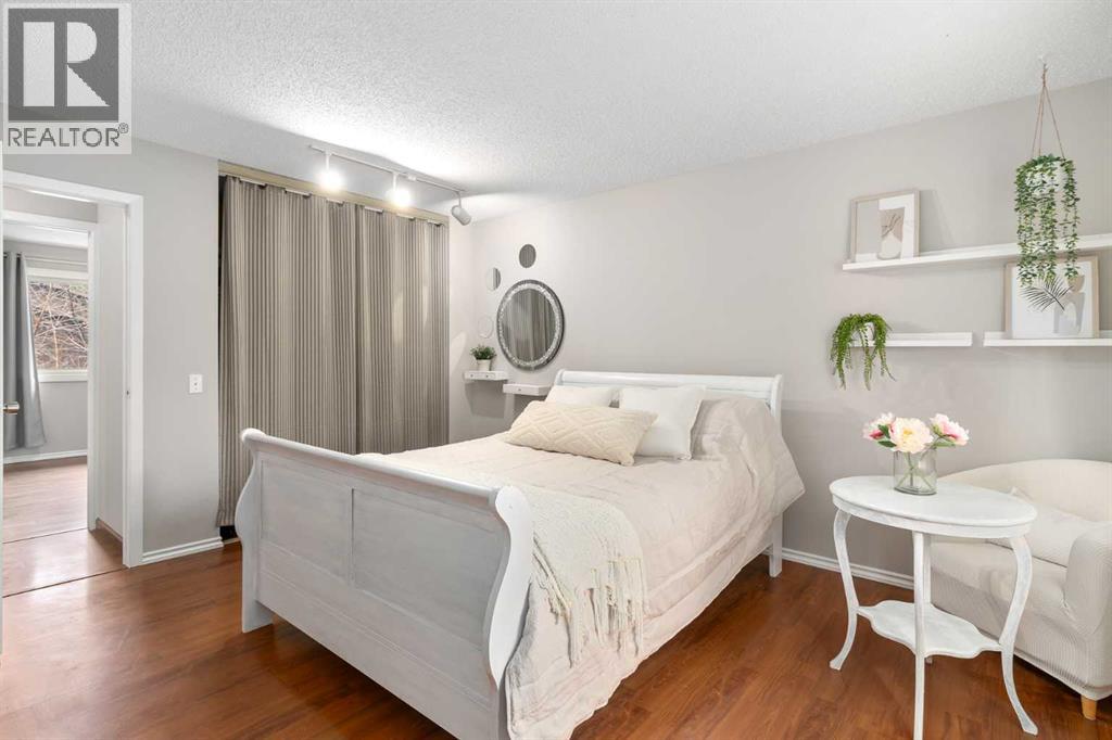 36, 2323 Oakmoor Drive SW, Calgary, Alberta