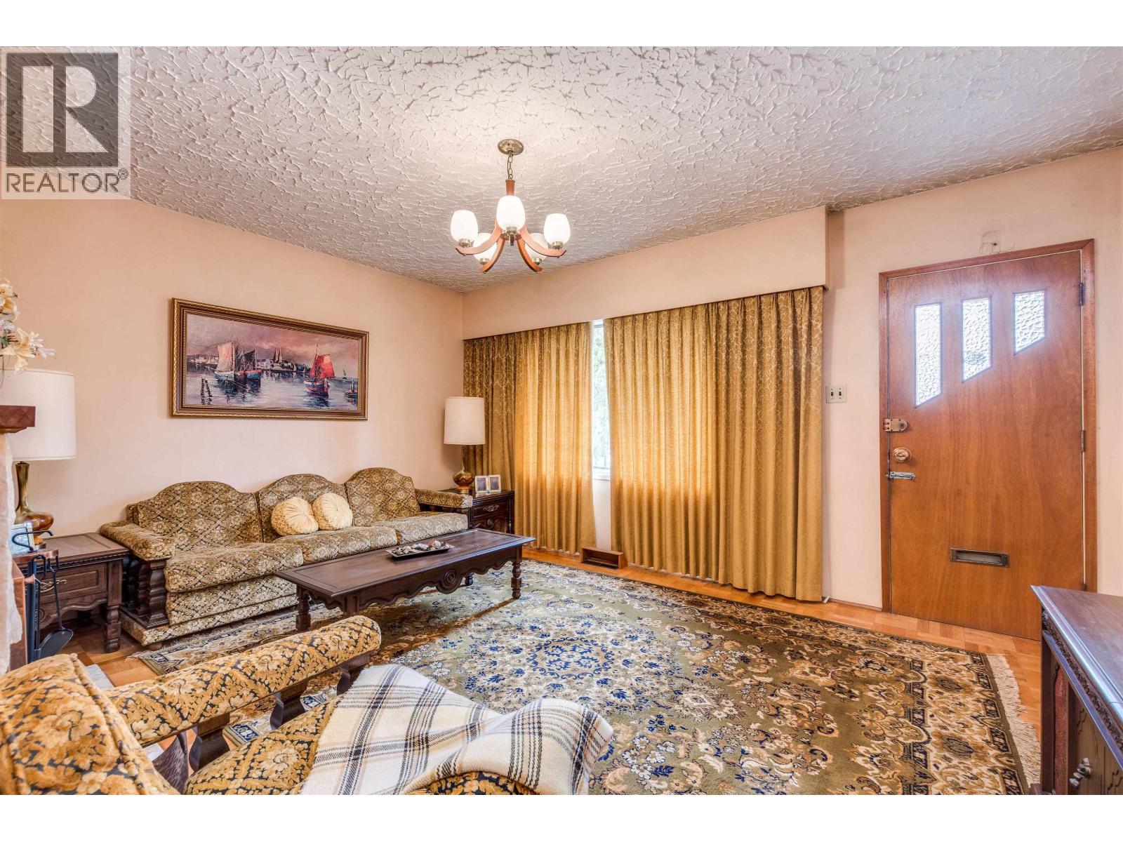 Photo 2 of 2236 Kitchener Street, Vancouver BC