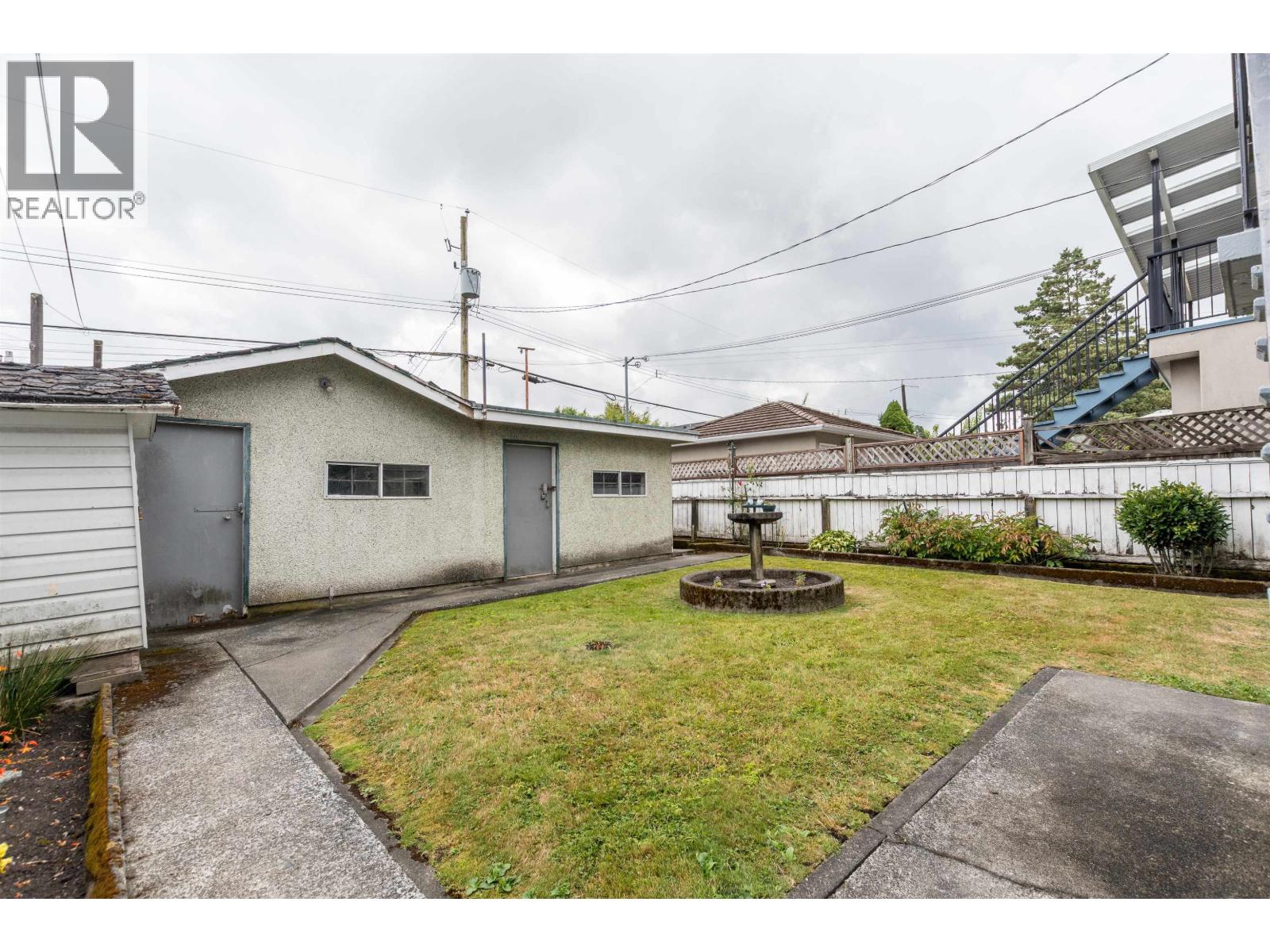 Photo 23 of 2236 Kitchener Street, Vancouver BC