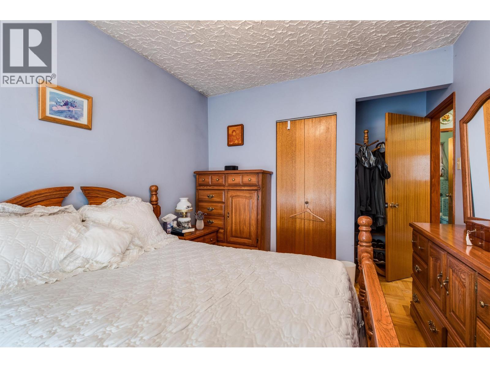 Photo 12 of 2236 Kitchener Street, Vancouver BC