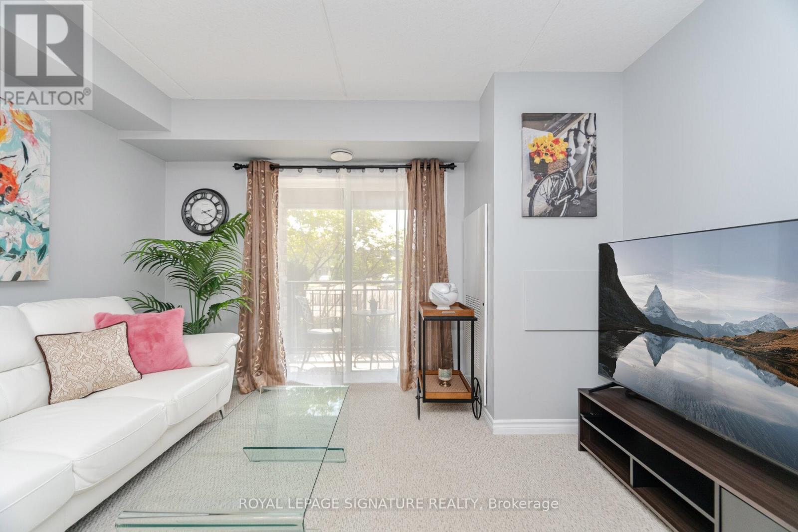Photo 23 of 111 67 Kingsbury Square, Guelph ON