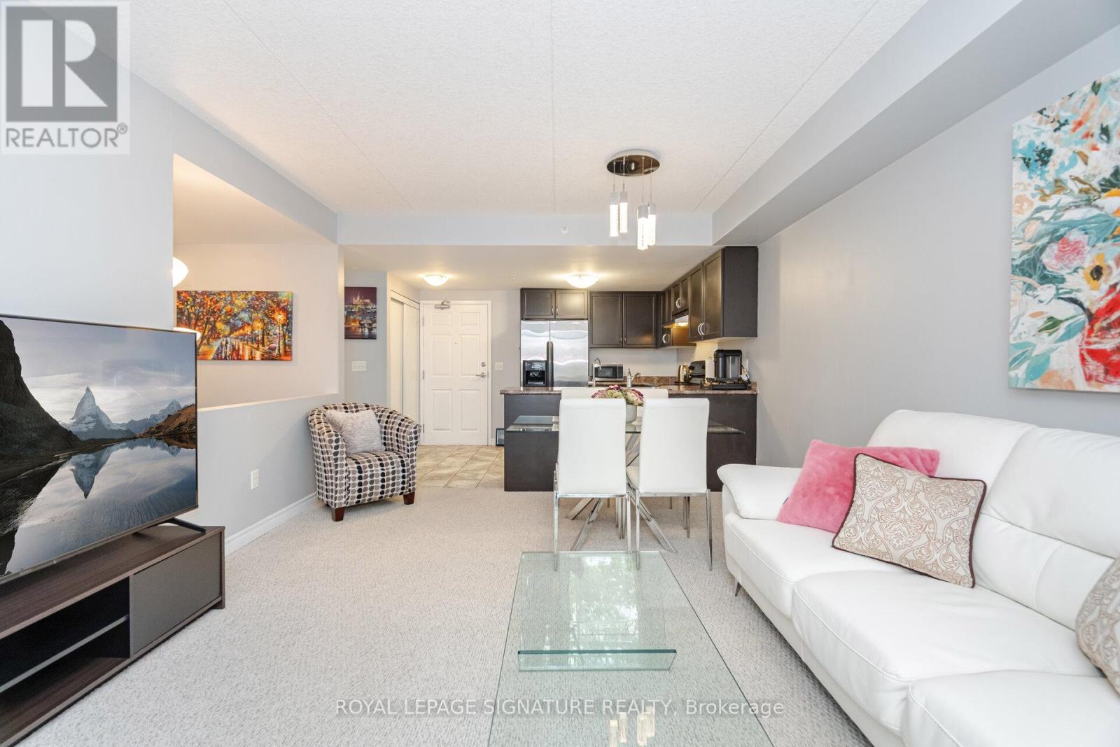 Photo 36 of 111 67 Kingsbury Square, Guelph ON