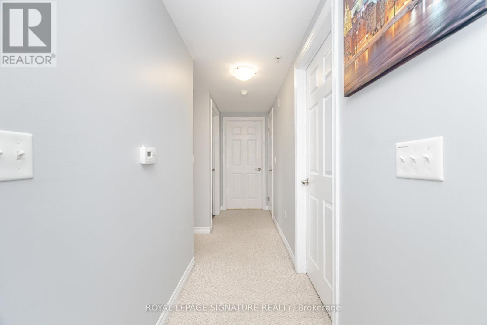 Photo 2 of 111 67 Kingsbury Square, Guelph ON