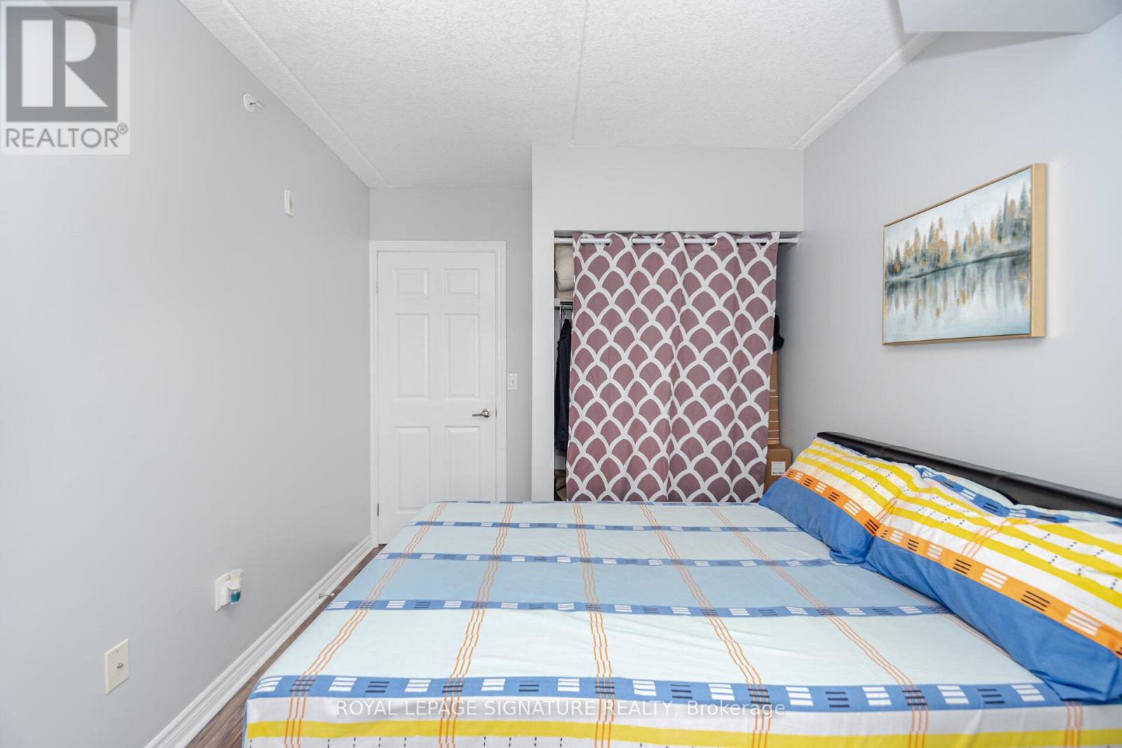 Photo 5 of 111 67 Kingsbury Square, Guelph ON