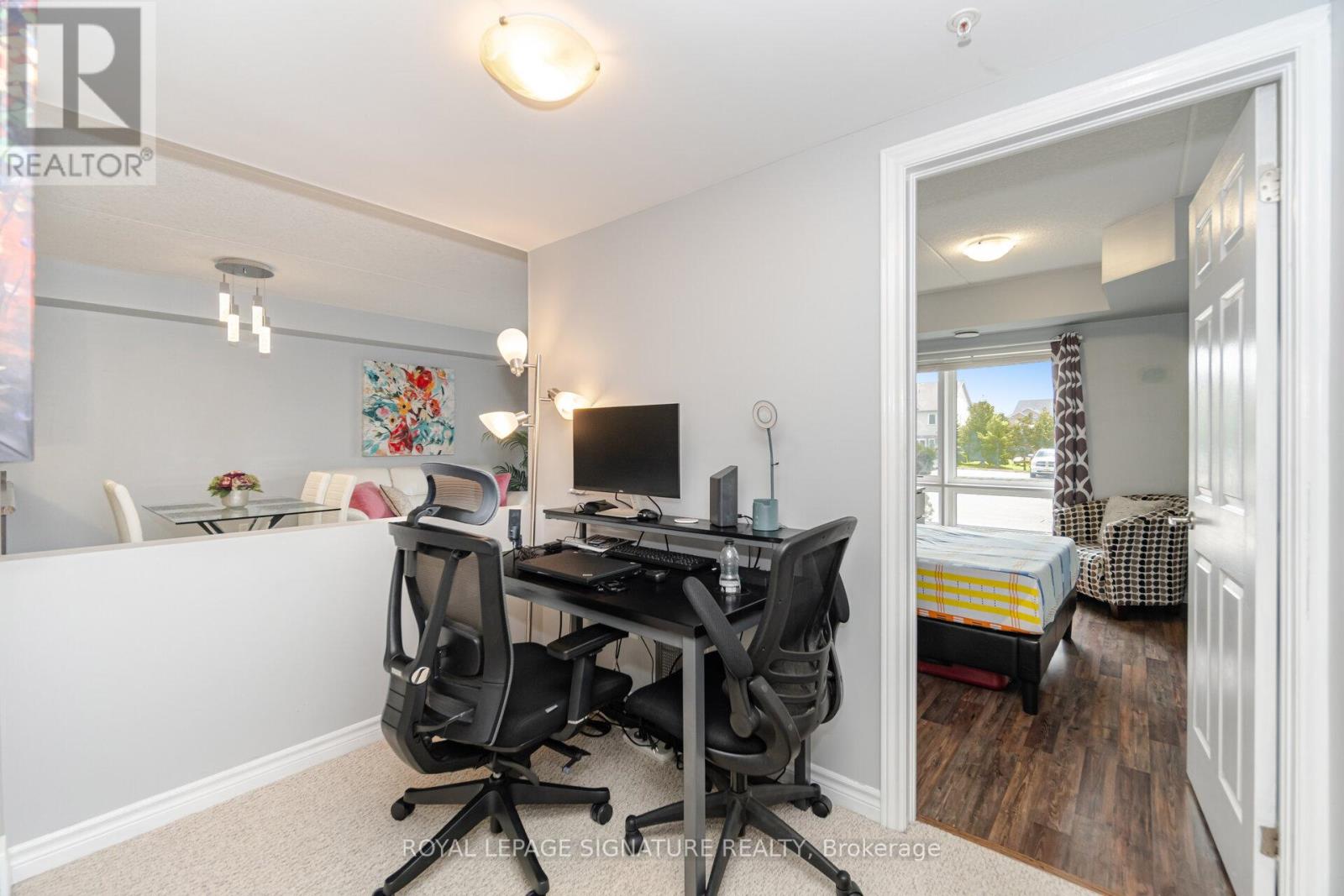 Photo 19 of 111 67 Kingsbury Square, Guelph ON
