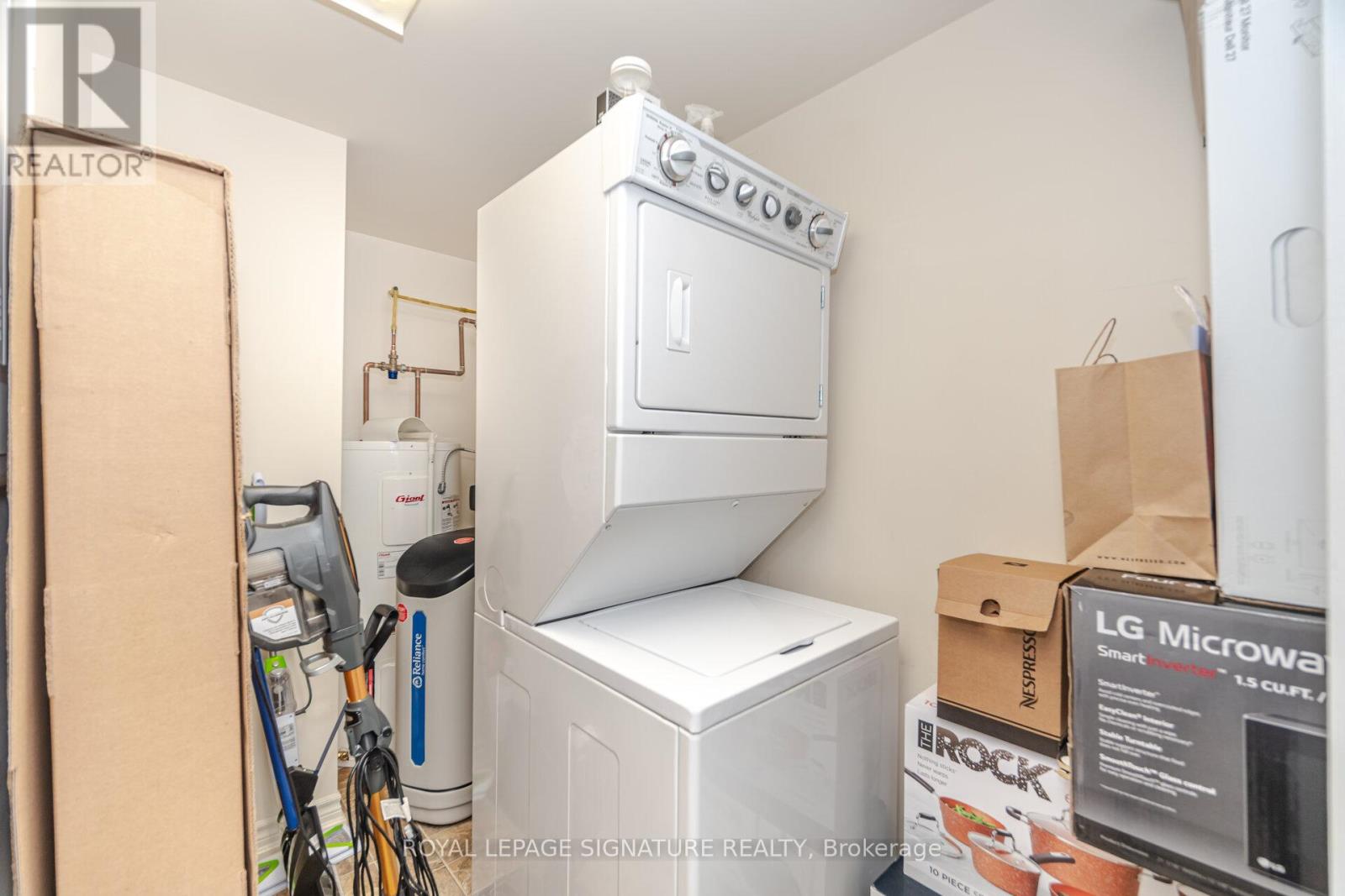 Photo 39 of 111 67 Kingsbury Square, Guelph ON