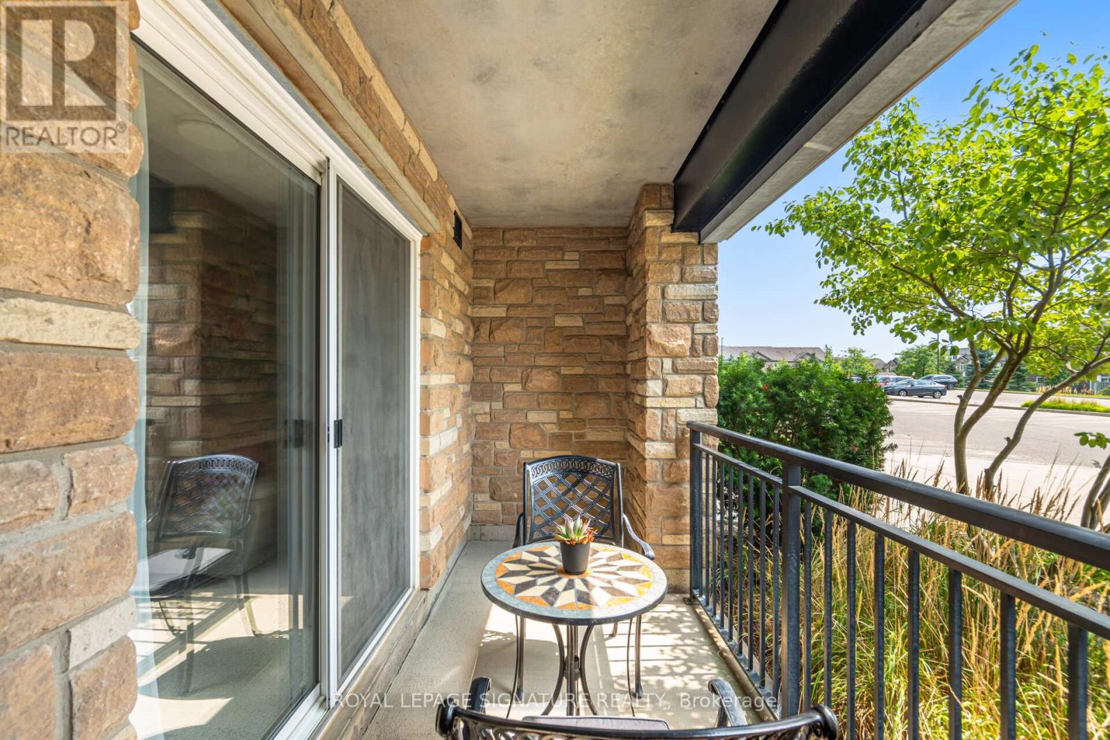 Photo 21 of 111 67 Kingsbury Square, Guelph ON
