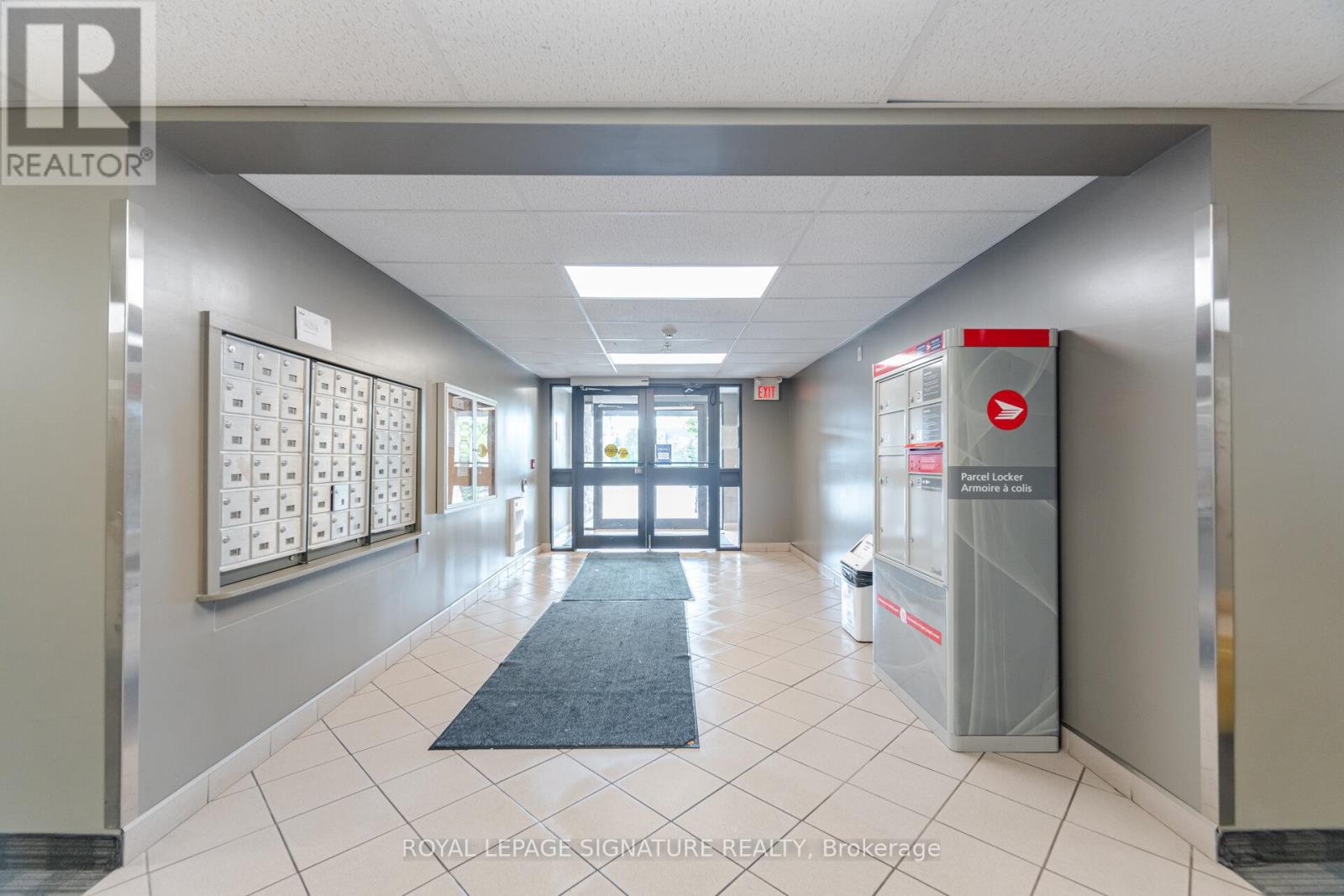 Photo 15 of 111 67 Kingsbury Square, Guelph ON