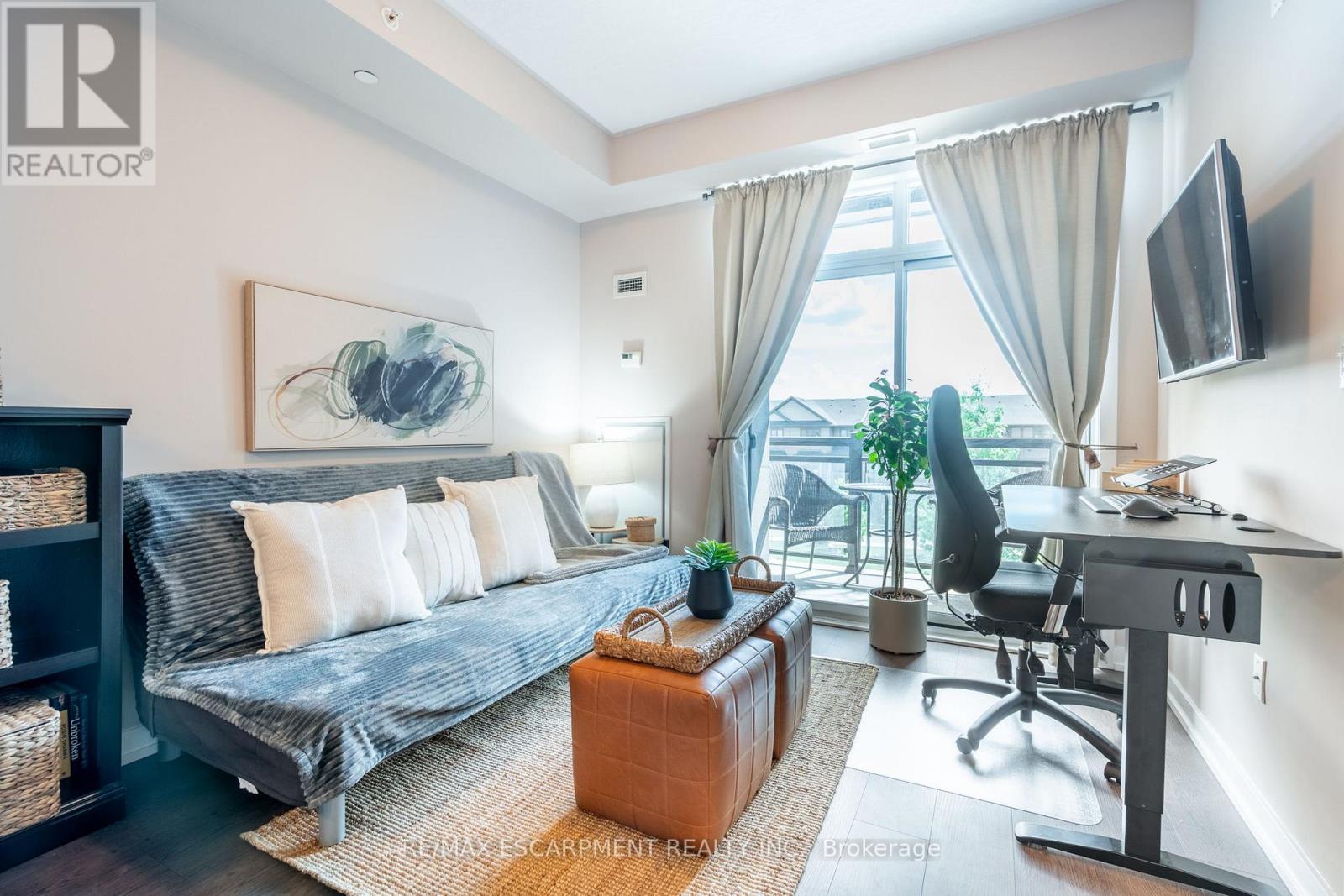 Photo 39 of 313 35 Southshore Crescent, Hamilton ON