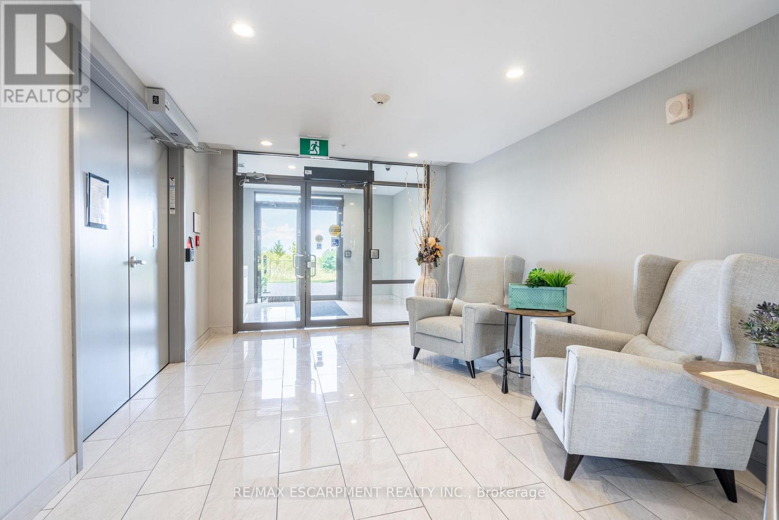 Photo 23 of 313 35 Southshore Crescent, Hamilton ON