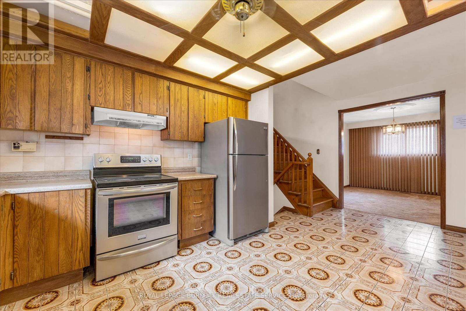 Photo 13 of 120 Ravenbury Drive, Hamilton ON