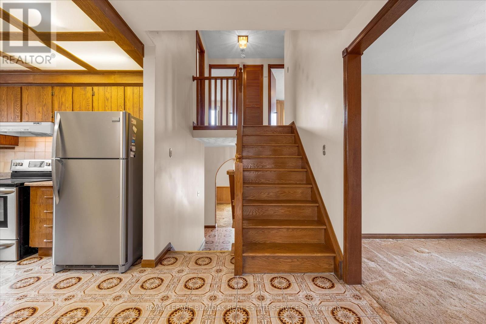 Photo 9 of 120 Ravenbury Drive, Hamilton ON