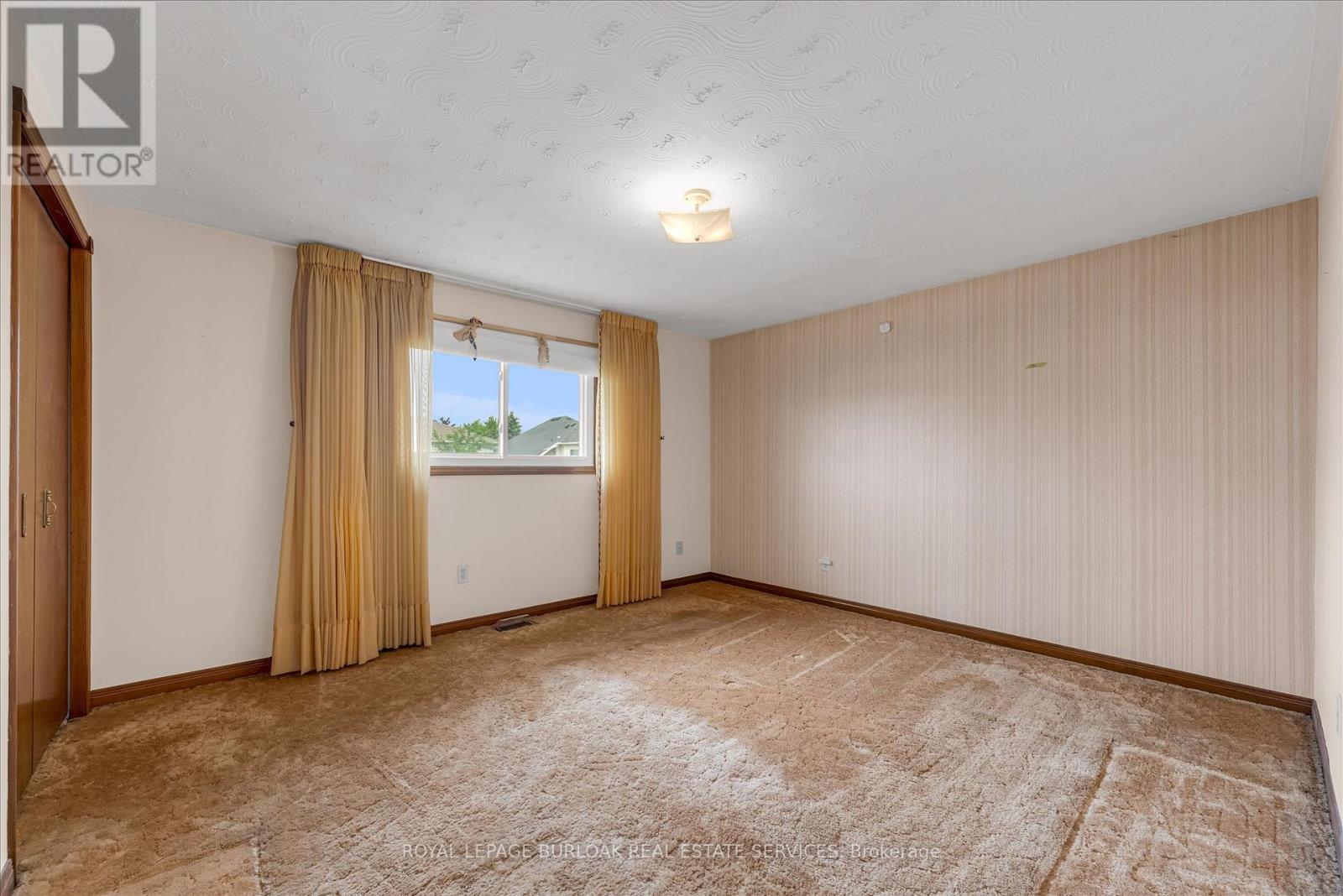 Photo 14 of 120 Ravenbury Drive, Hamilton ON