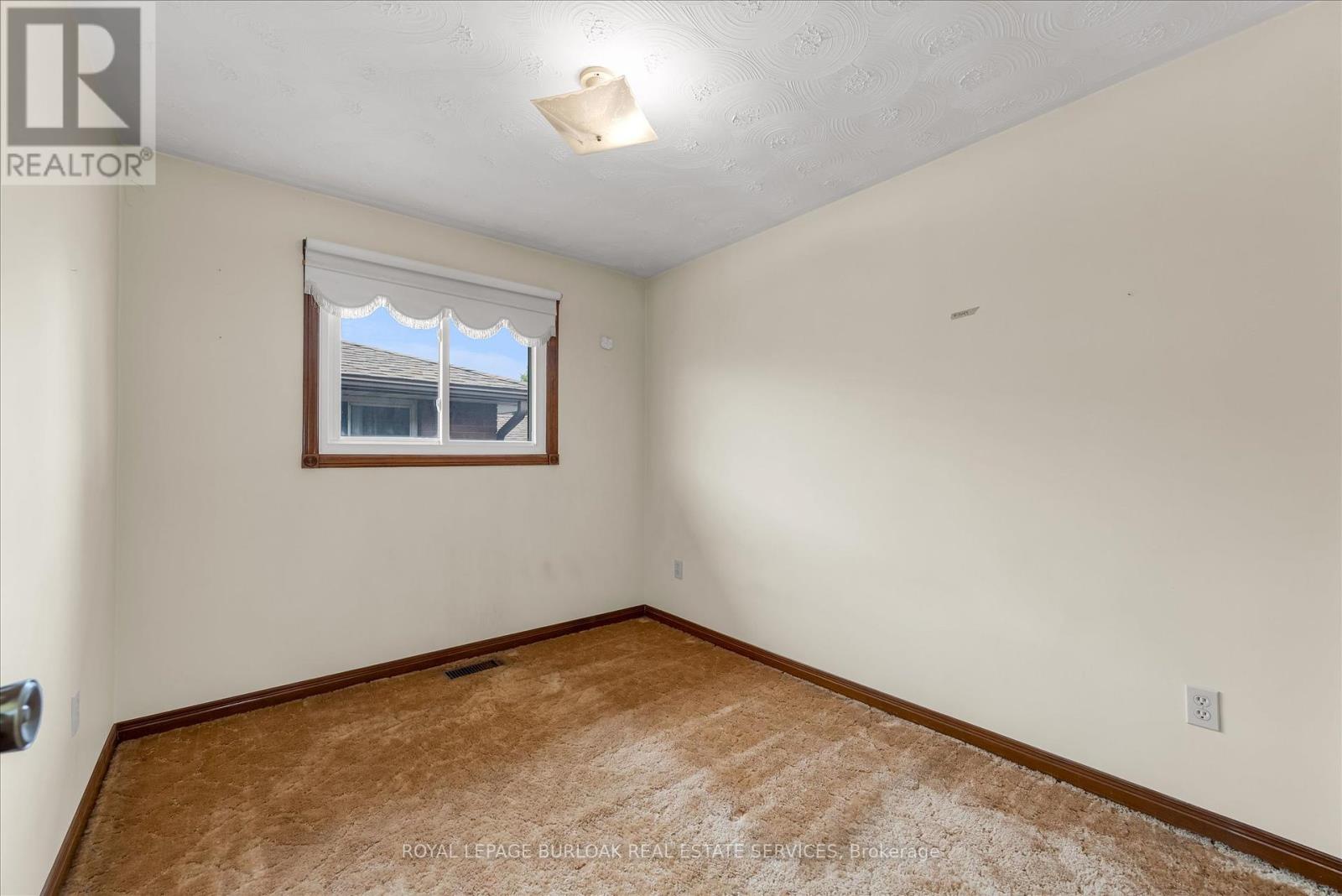 Photo 16 of 120 Ravenbury Drive, Hamilton ON