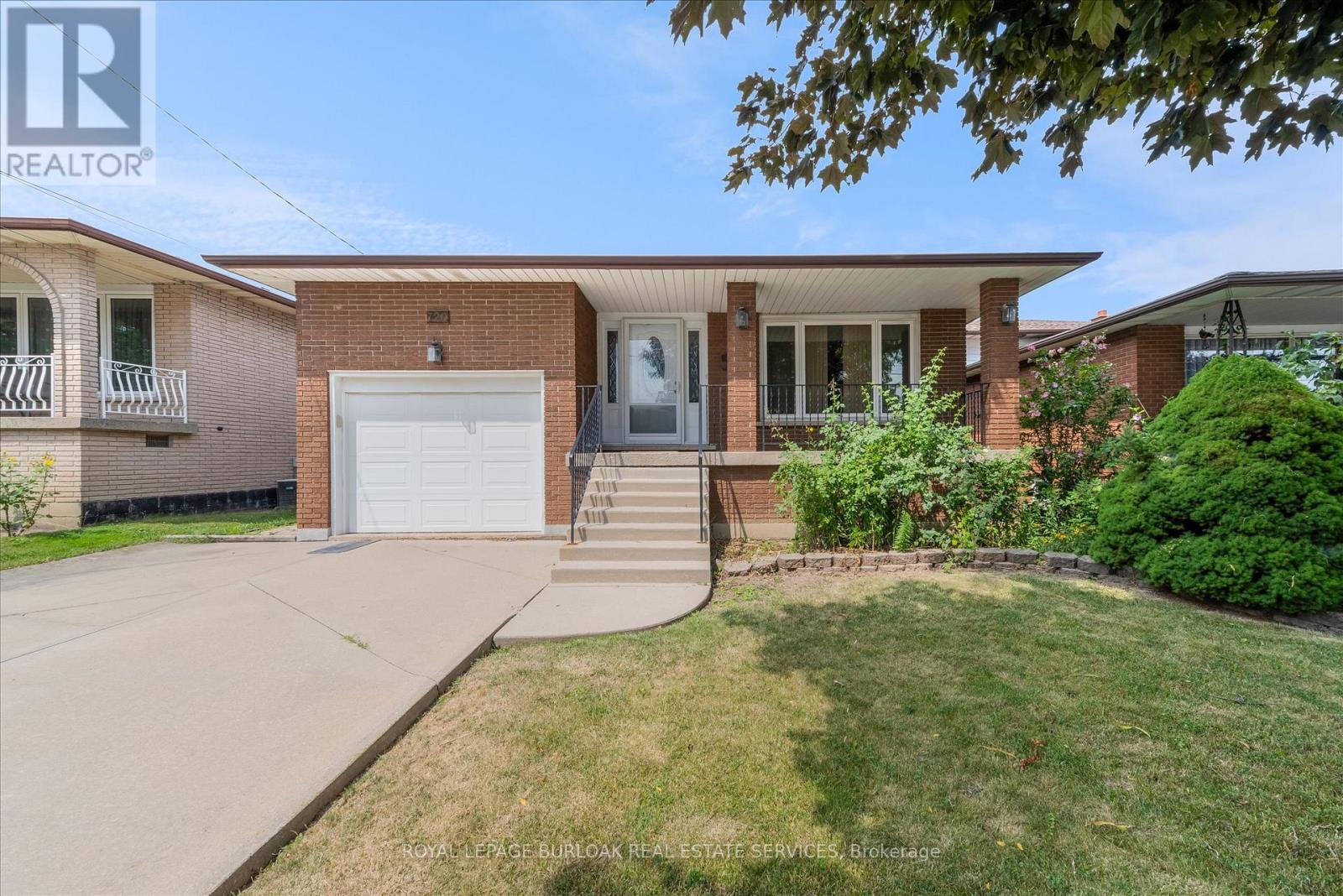 Photo 18 of 120 Ravenbury Drive, Hamilton ON