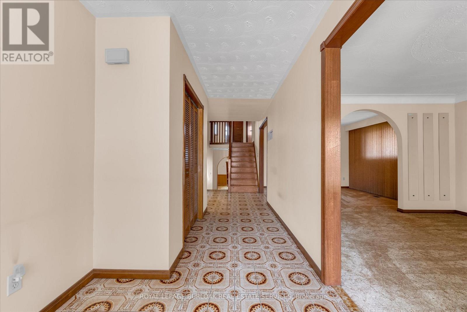 Photo 32 of 120 Ravenbury Drive, Hamilton ON