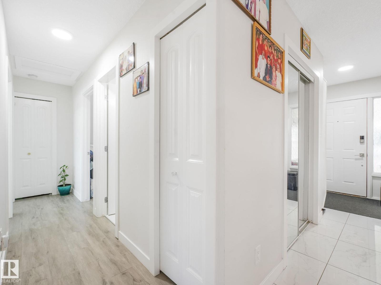 Photo 6 of 1704 53 St Nw, Edmonton AB