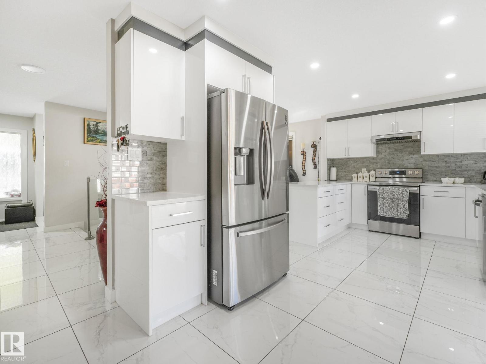 Photo 52 of 1704 53 St Nw, Edmonton AB