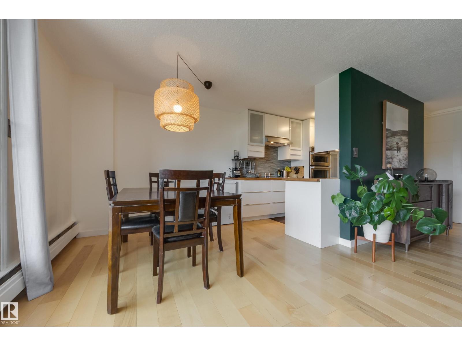 Photo 8 of 504 9909 110 St Nw, Edmonton AB