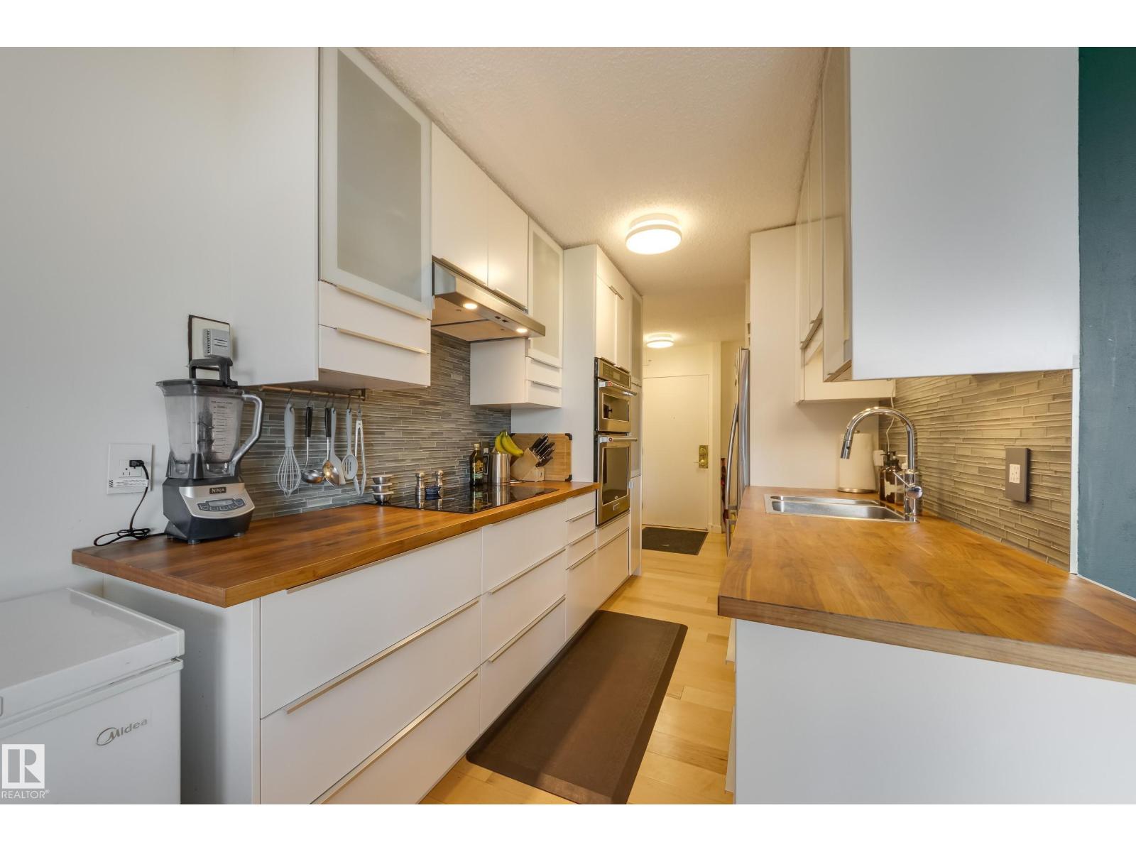 Photo 9 of 504 9909 110 St Nw, Edmonton AB