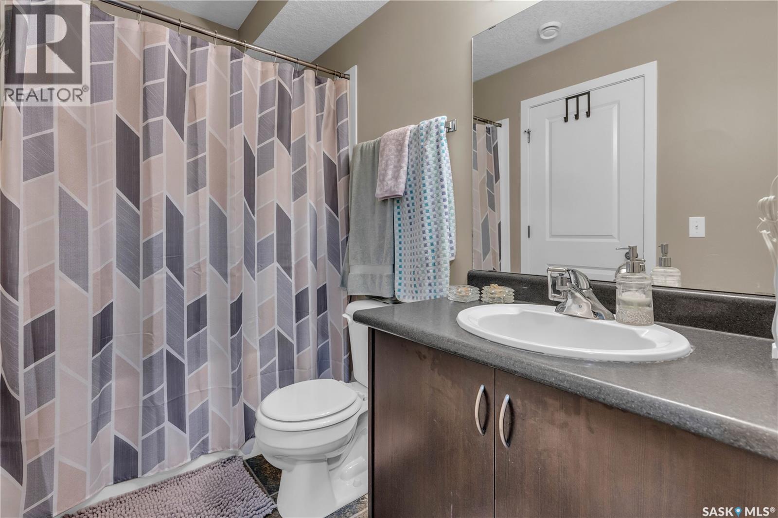 Photo 23 of 170 5079 James Hill Road, Regina SK