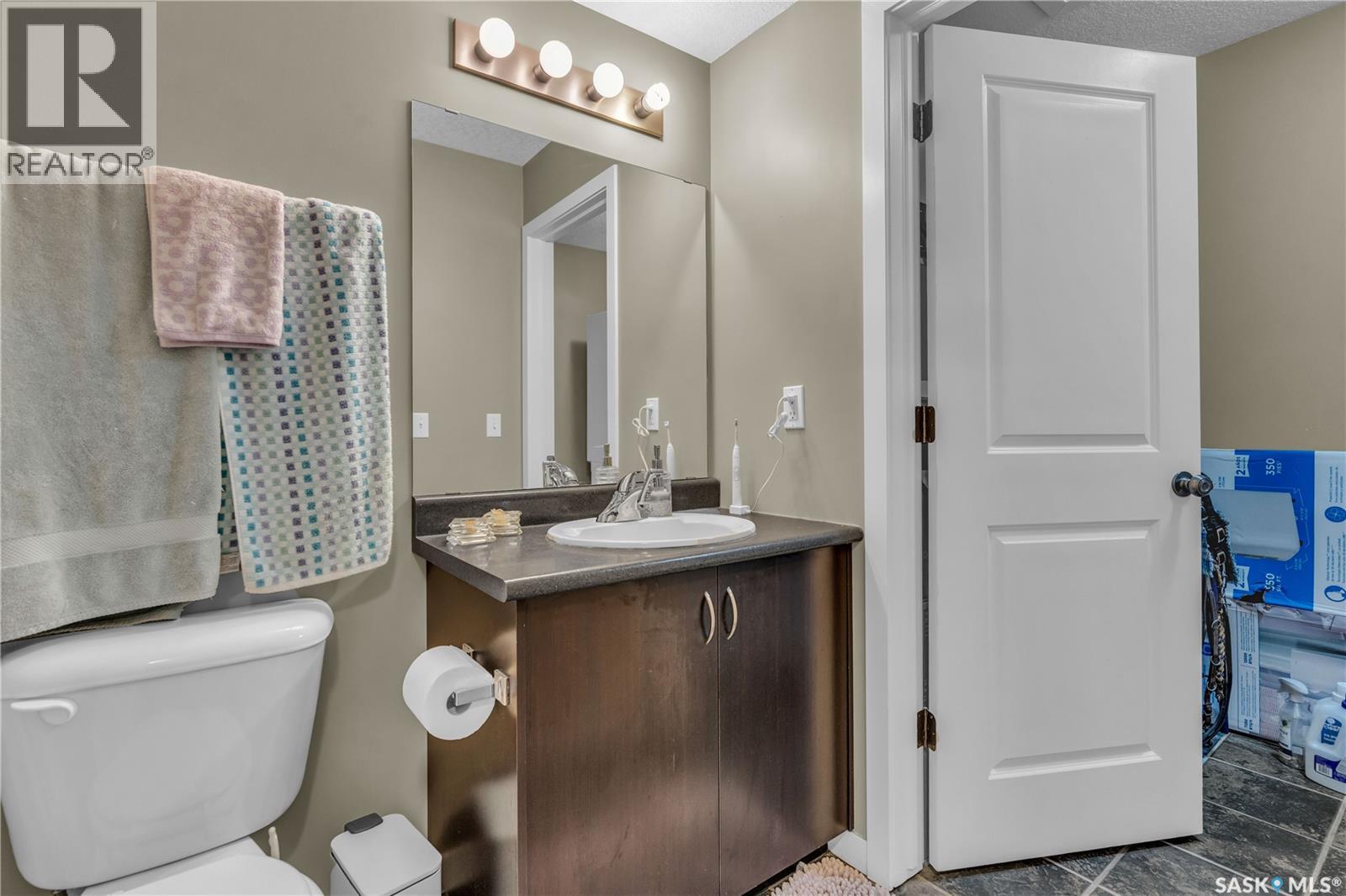 Photo 16 of 170 5079 James Hill Road, Regina SK