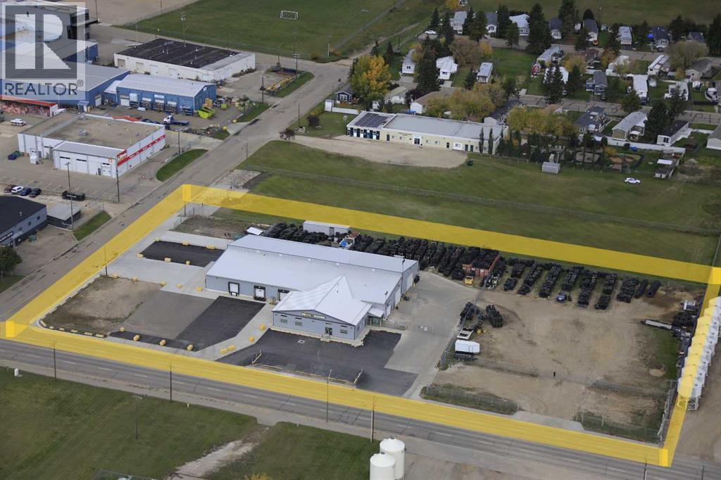 Photo 2 of 4720 40 Avenue, Wetaskiwin AB