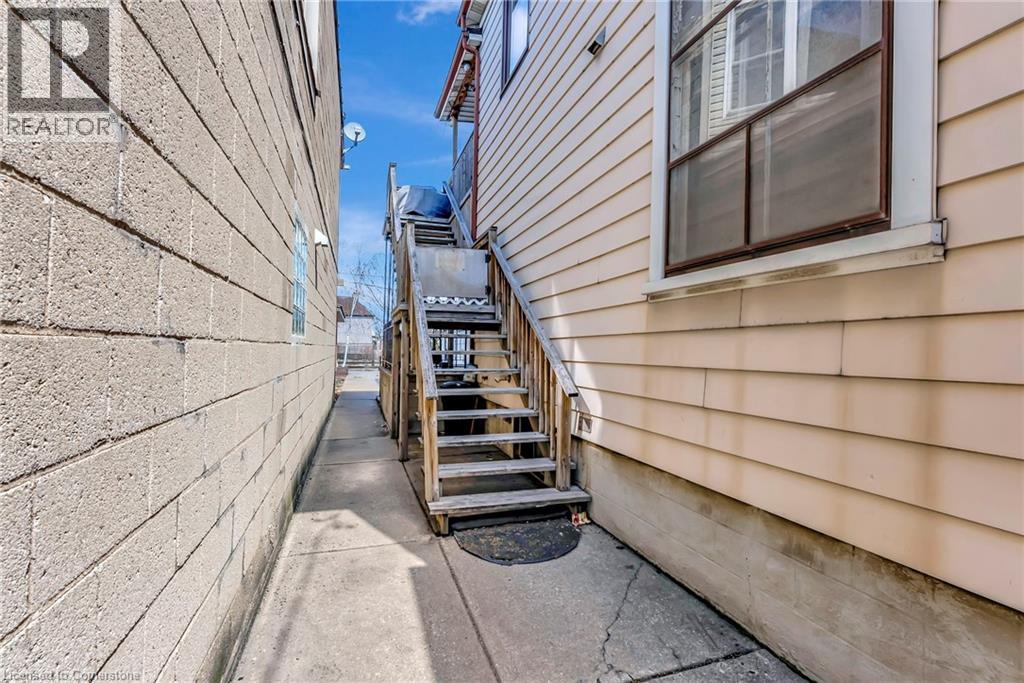 Photo 27 of 893 Barton Street E, Hamilton ON