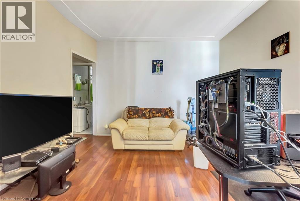 Photo 3 of 893 Barton Street E, Hamilton ON